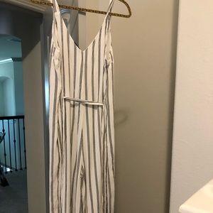 Long Jumpsuit (American Eagle)